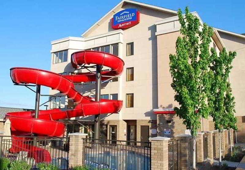 Fairfield Inn & Suites By Marriott Kelowna Kültér fotó